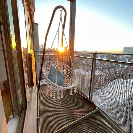 Whitechapel Two Bedroom Luxury Apartment - Free Private Parking - City Views London Exterior foto