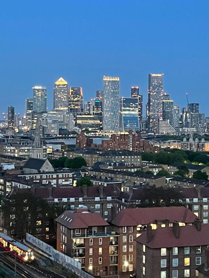 Whitechapel Two Bedroom Luxury Apartment - Free Private Parking - City Views London Exterior foto